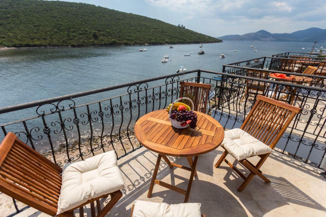 Villa San Apartments Tivat Exterior photo